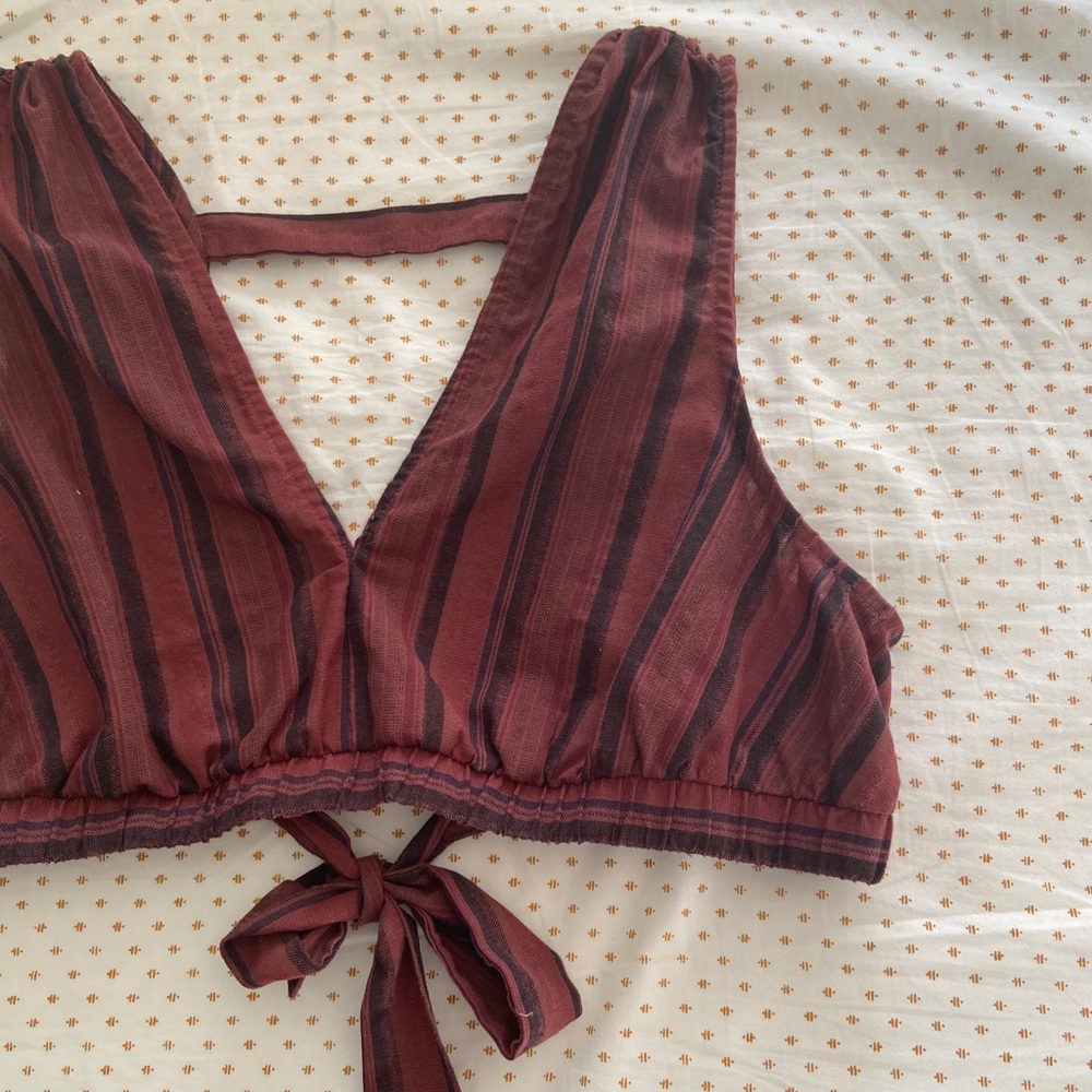 Tie Back Crop Tank - Picture 3 of 7